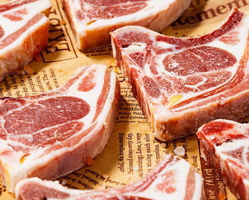 NZ Butterfly Lamb Chops 2.5KG - Image 3