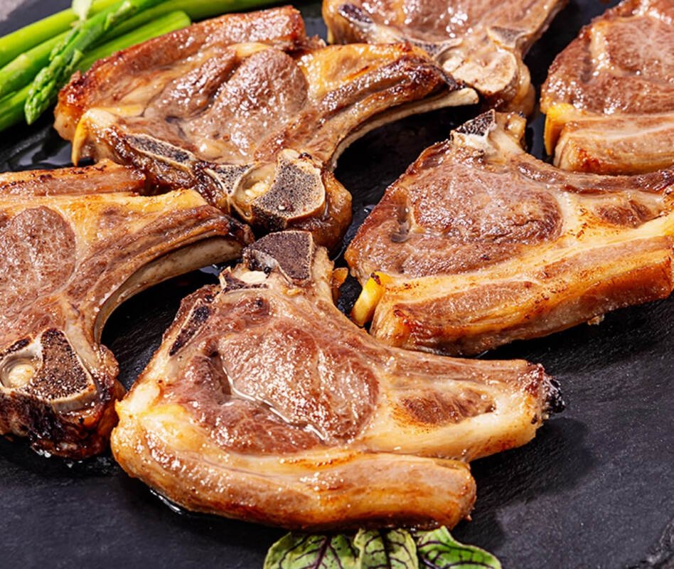 NZ Butterfly Lamb Chops 2.5KG - Image 2